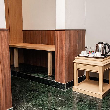 Golden Parkk Hotel Калькутта Экстерьер фото