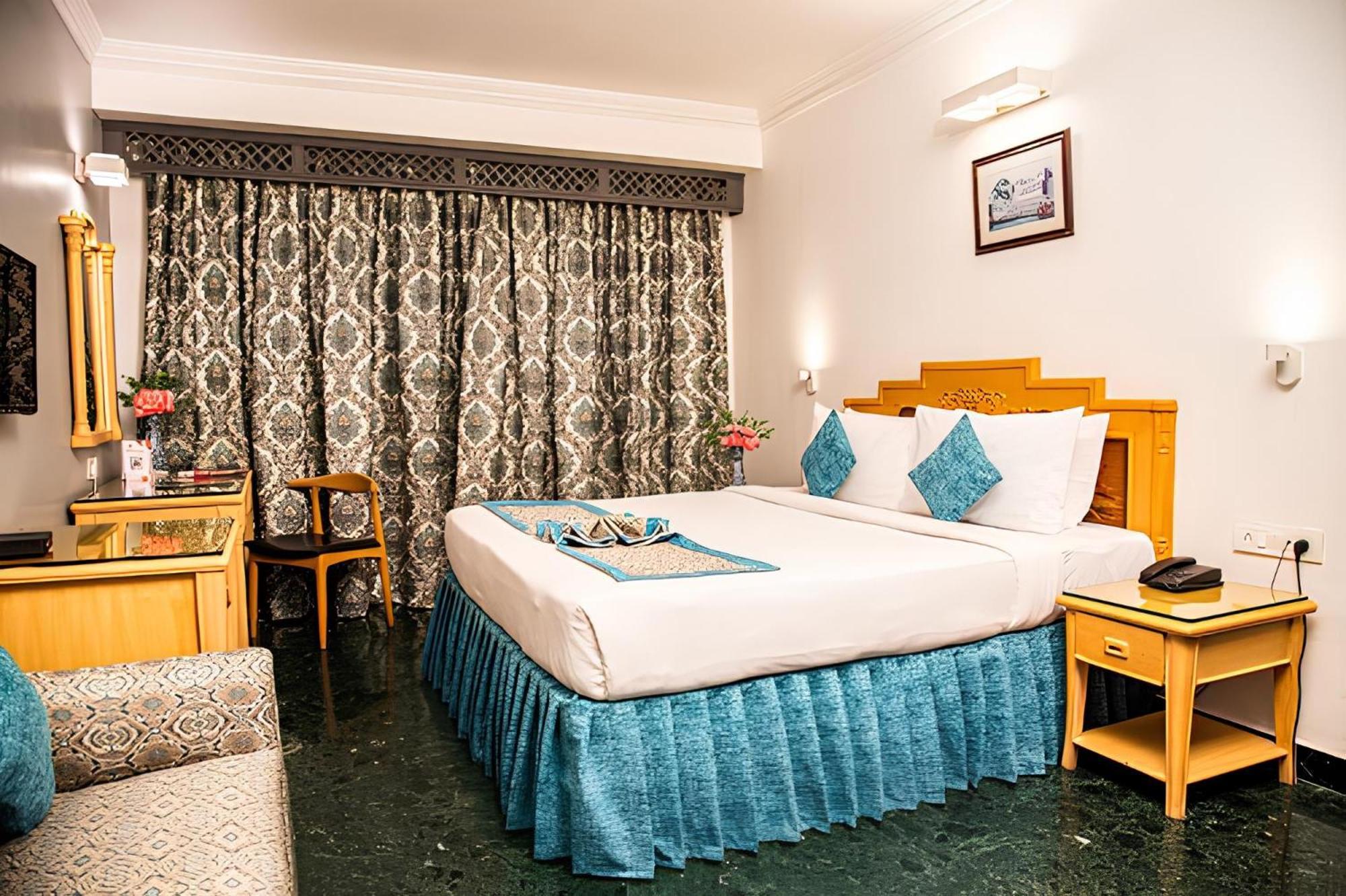 Golden Parkk Hotel Калькутта Экстерьер фото