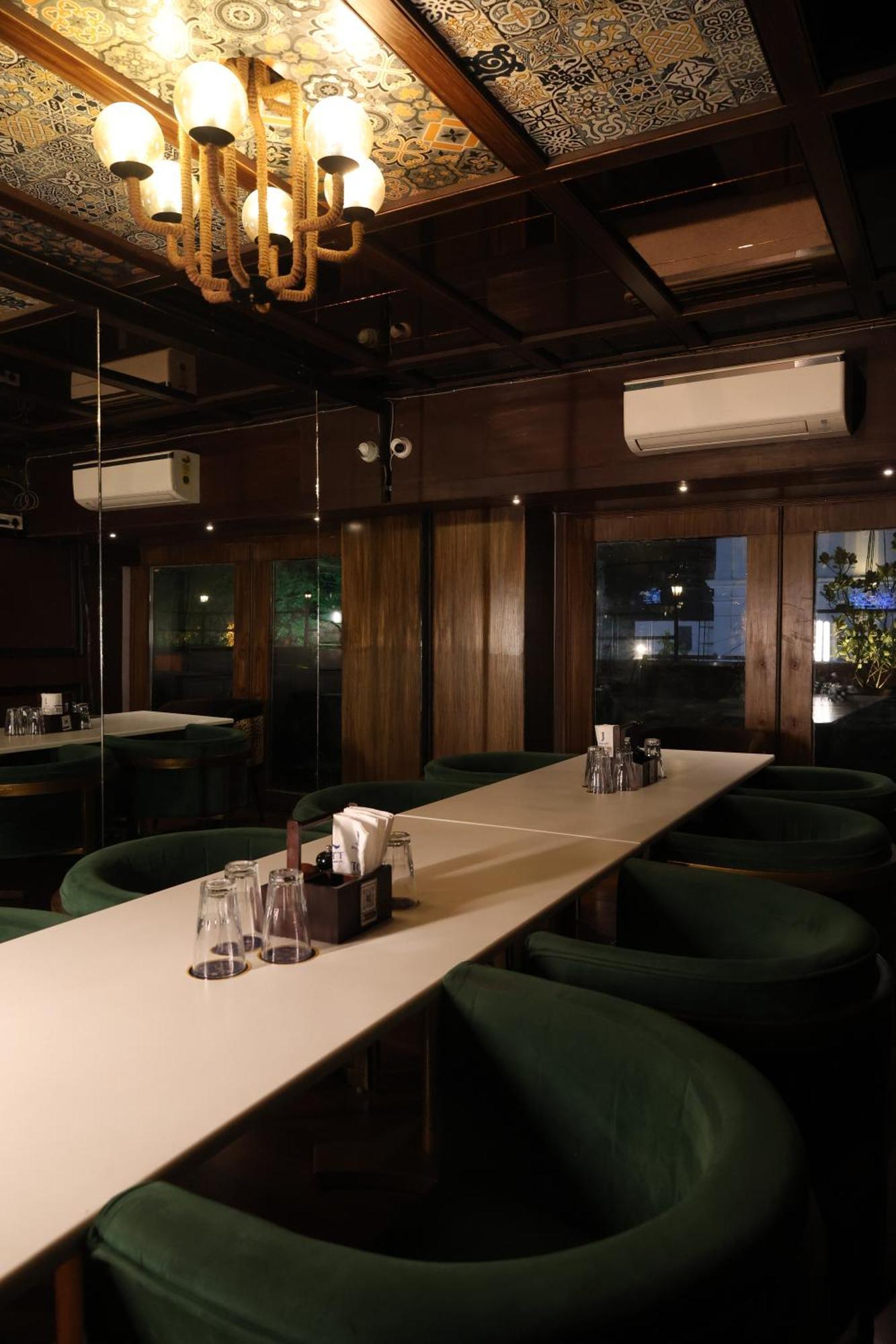 Golden Parkk Hotel Калькутта Экстерьер фото